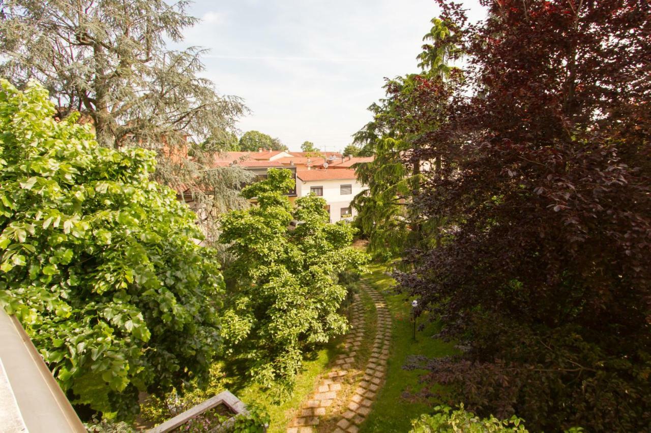 Appartamento Ampio E Indipendente Con Vista Giardino Paderno d'Adda Exterior photo